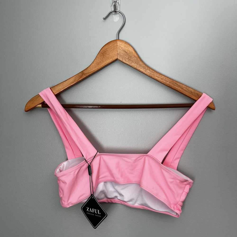 Pink bikini - Picture 3 of 6